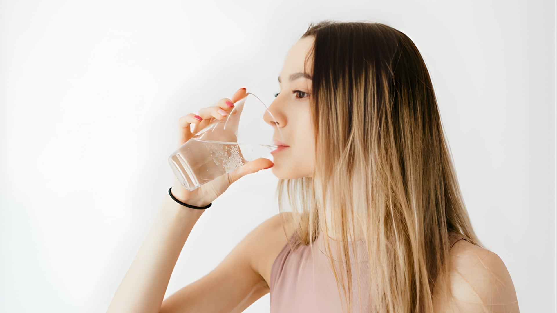 An Ayurvedic Daily Routine for Modern Indians: Simple Habits, Clean Oils & Everyday Balance